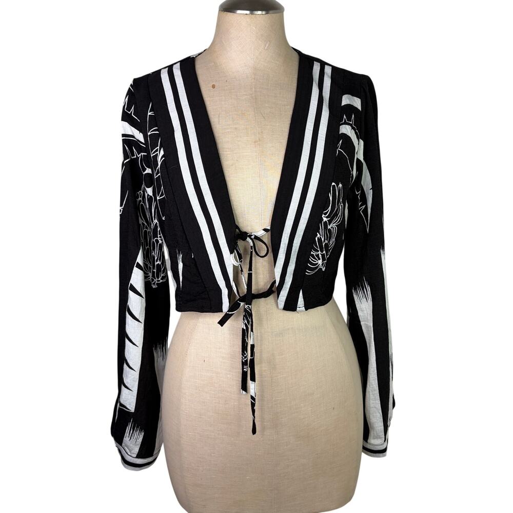 Lulumari Black banana plant print Torero style crop top, tie front, size S